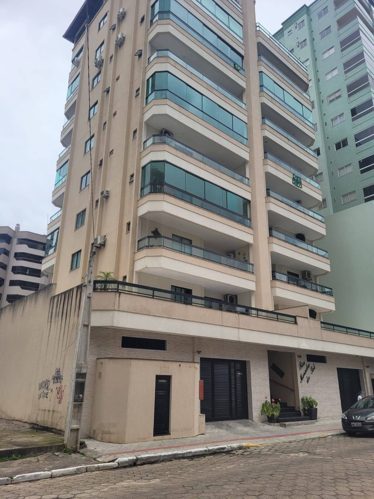 #1213 - Apartamento para Venda em Itapema - SC