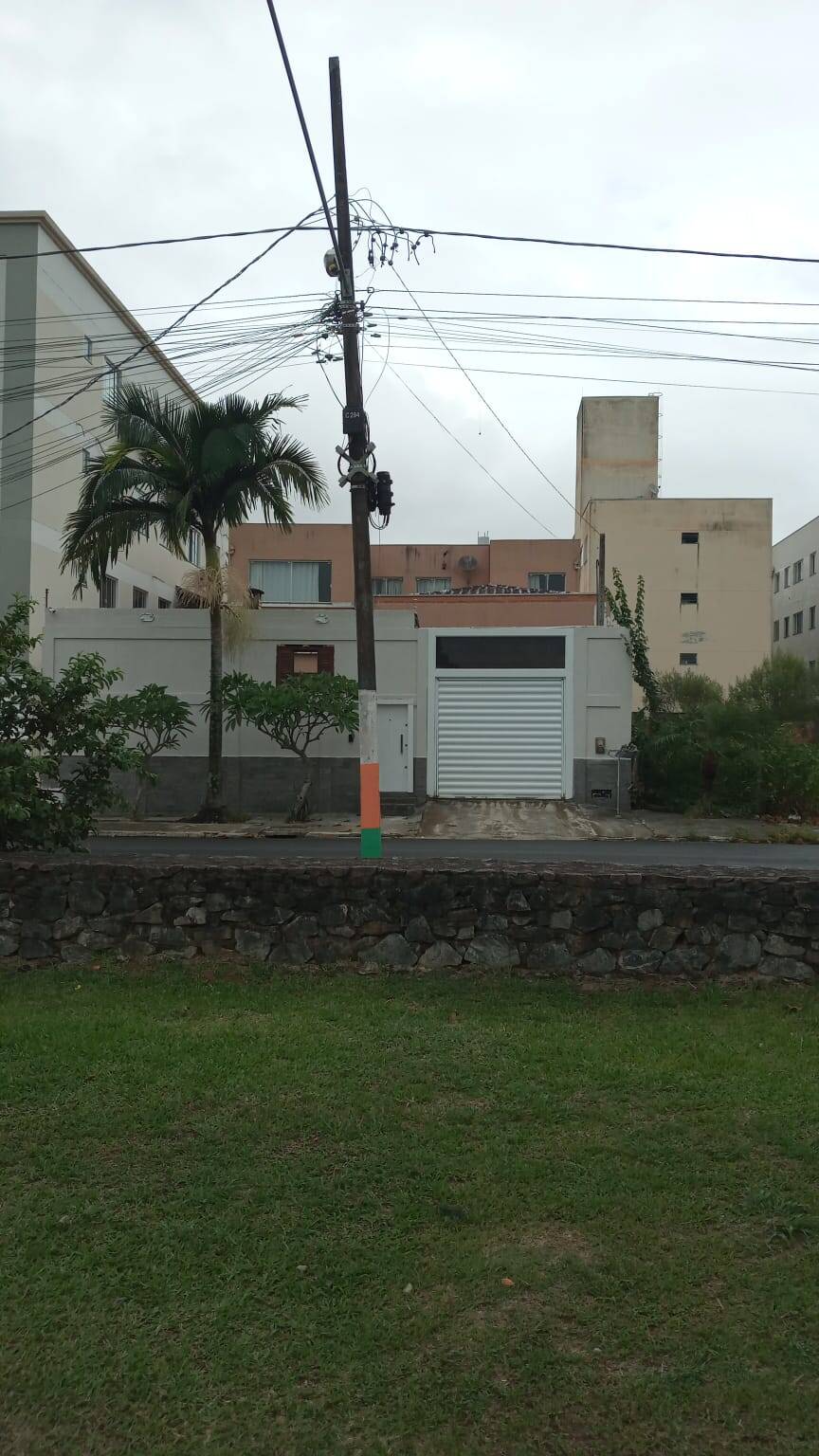 VENDA DE UMA CASA EM CAMBORIU COM PISCINA