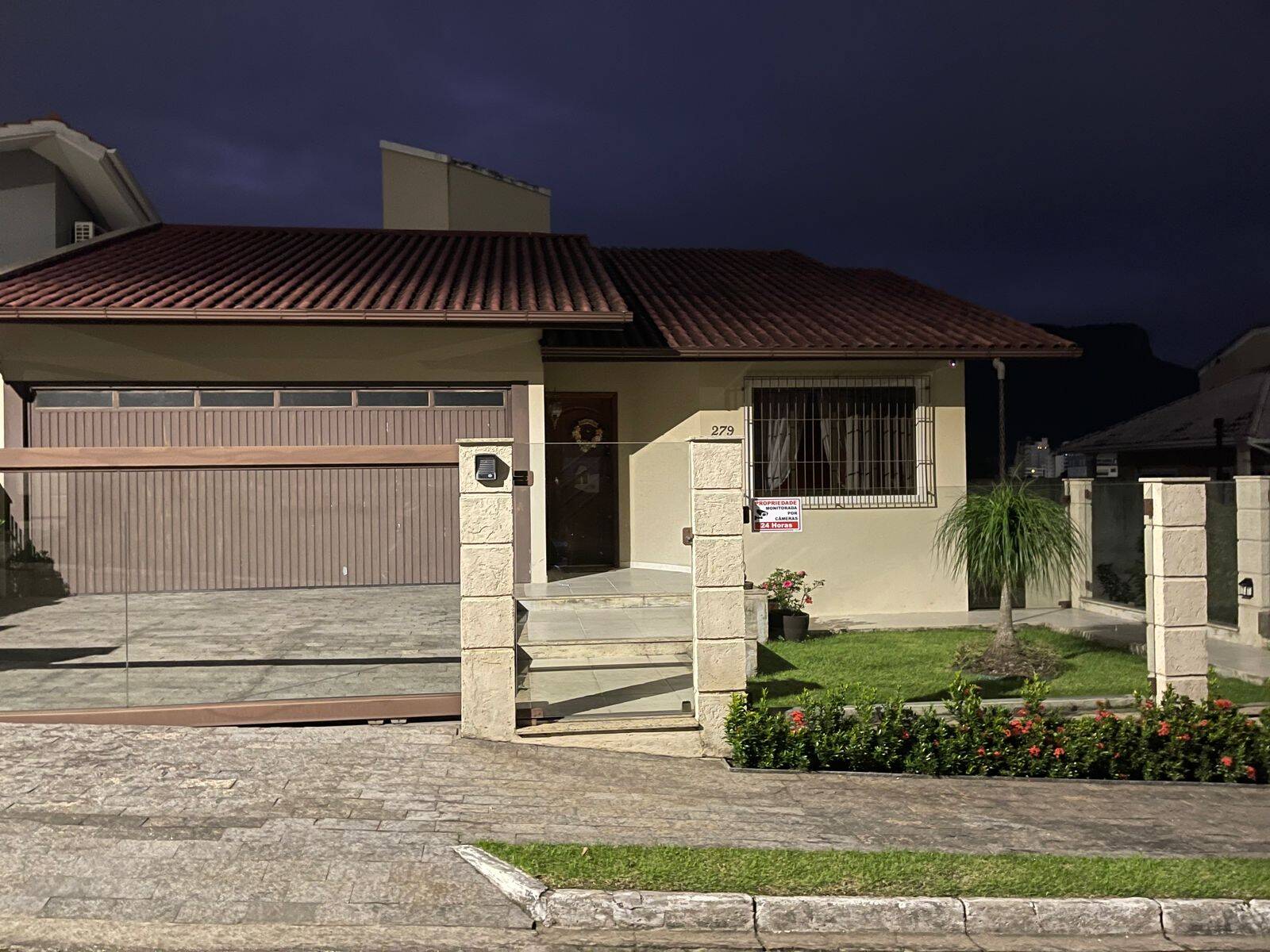 VENDO UMA CASA CIDADE UNIVERSITARIA PEDRA BRANCA PALHOÇA