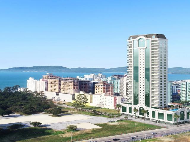 #833 - Apartamento para Venda em Itapema - SC