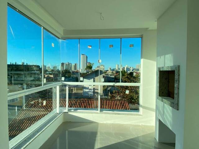 #940 - Apartamento para Venda em Porto Belo - SC