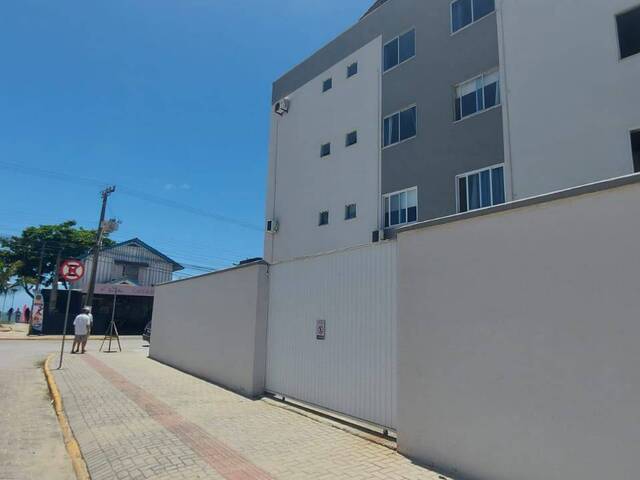 #1013 - Casa para Venda em Porto Belo - SC - 2