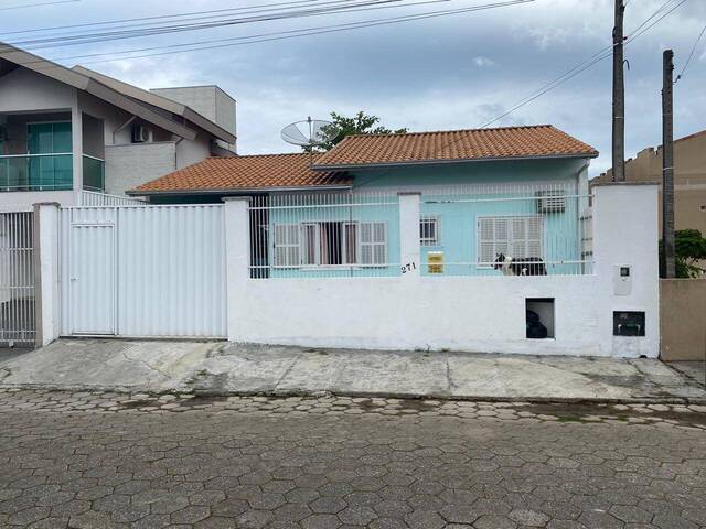 #1079 - Casa para Venda em Porto Belo - SC - 2