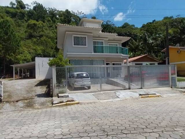 #1356 - Casa para Venda em Itapema - SC